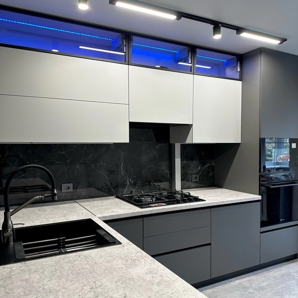 Кухонный гарнитур в Пластике